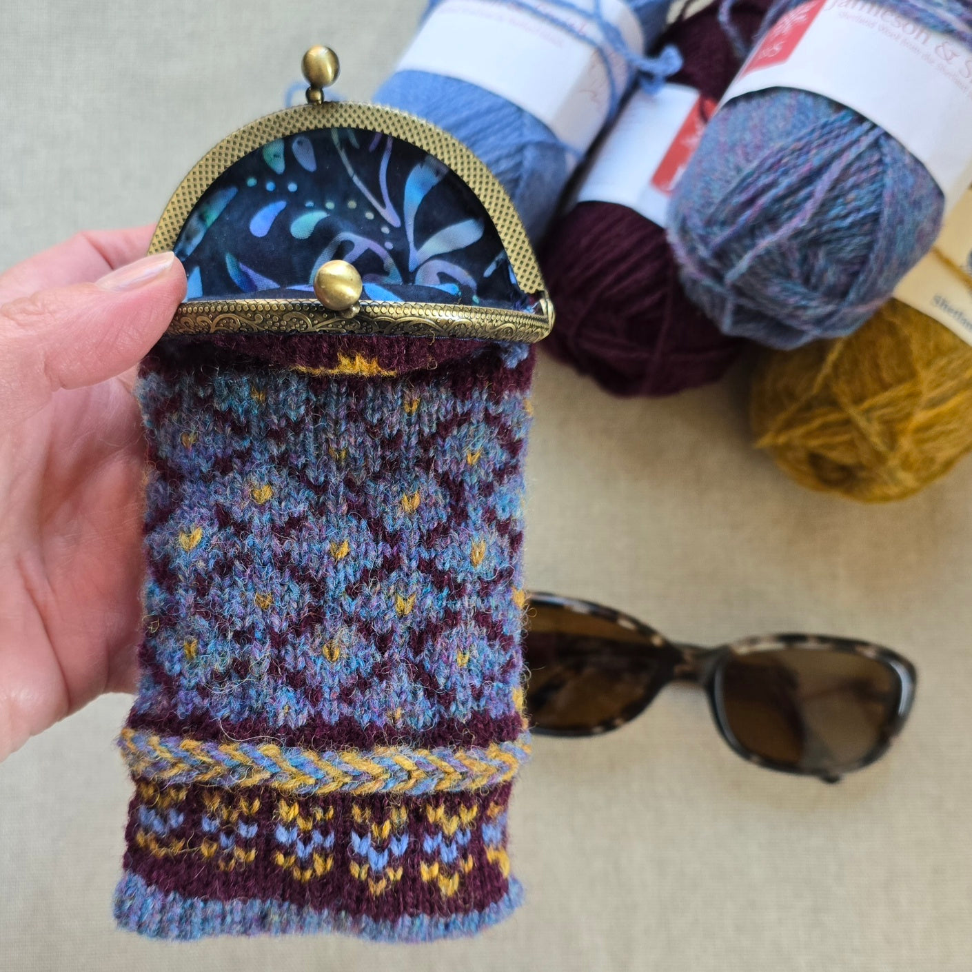 Latvian Eyeglasses Case, Stranded Colorwork Kit