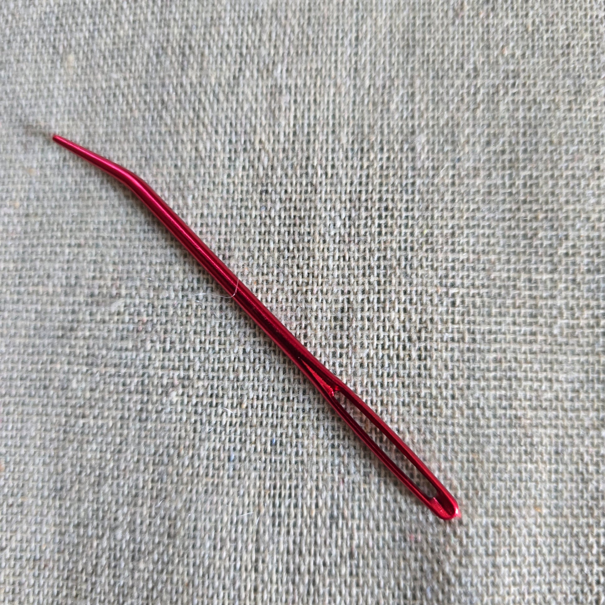 Bent-tip tapestry needle