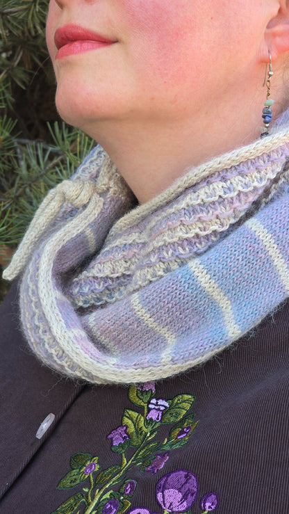Wavelettes Moebius Cowl Kit, in six Colorways